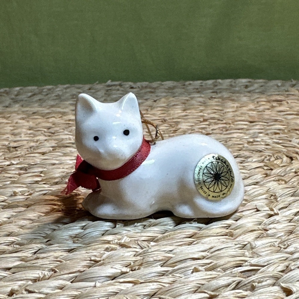 Vintage Takahashi White Porcelain Cat Figurine Ornament Japan 1‎ 1/4" Tall